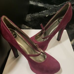 Suede Magenta Guess Pumps